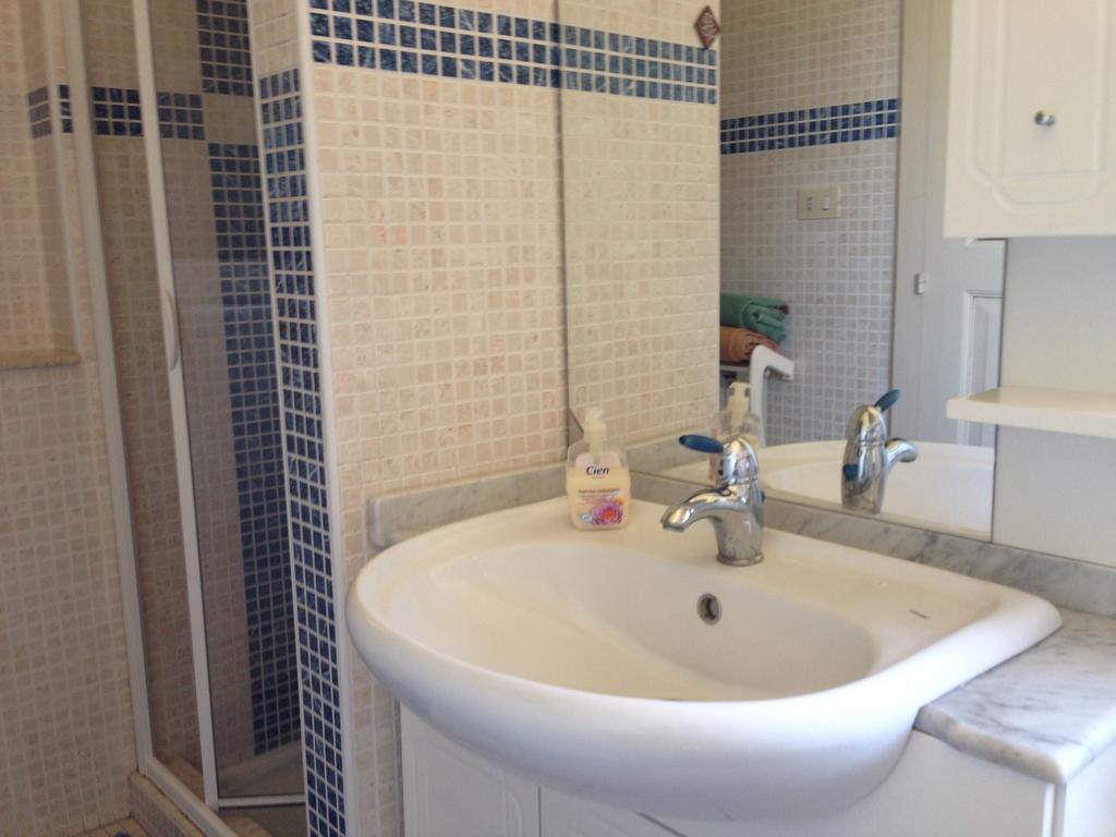 B&B Mar Tirreno Barcellona-Pozzo di Gotto Rom bilde