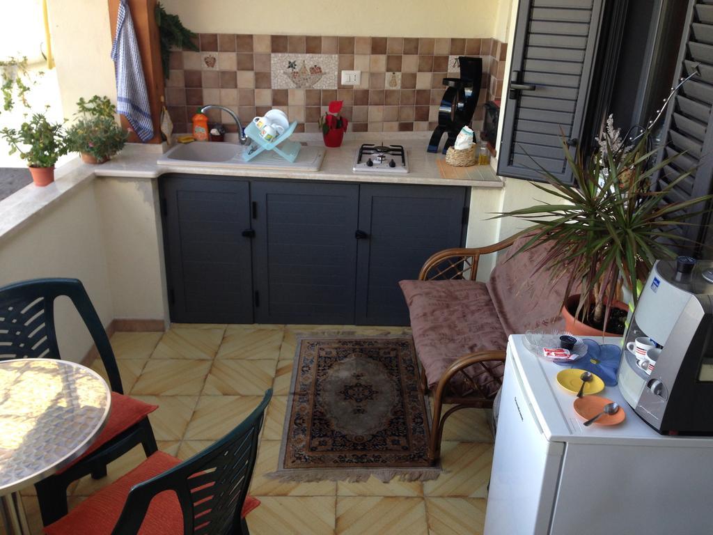 B&B Mar Tirreno Barcellona-Pozzo di Gotto Eksteriør bilde